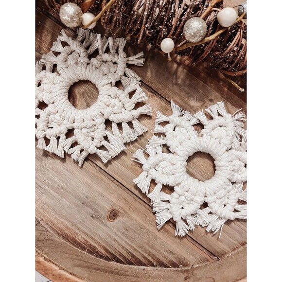 Snowflake Ornaments White Christmas Tree Decorations‎ Handmade Macrame Set of 2 - Picture 1 of 5